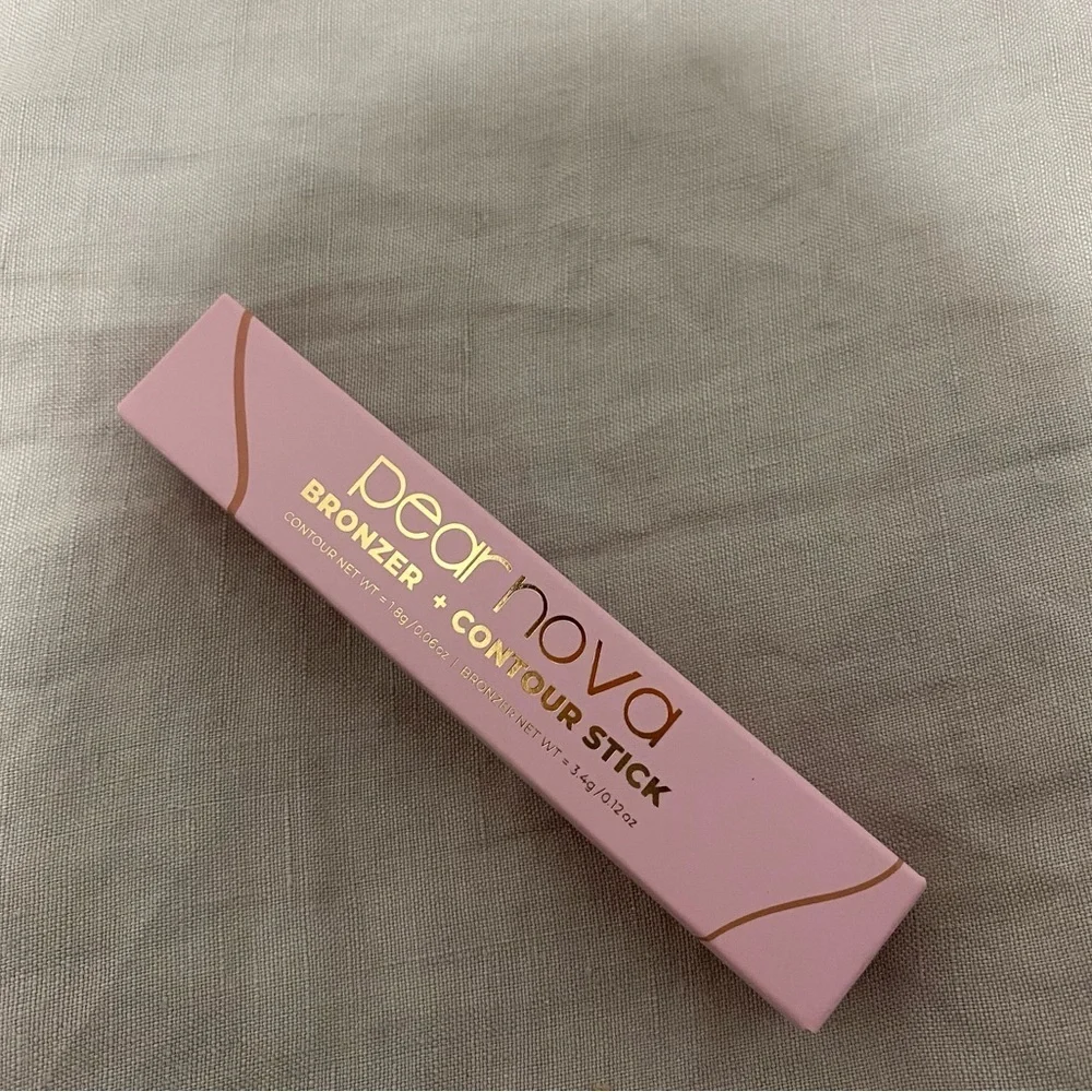 New Pear Nova Bronzer + Contour Stick in Medium - Picture 3 of 3